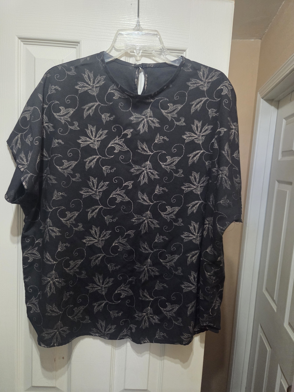 4 for $10, Black Floral Short-Sleeve Blouse with Keyhole Back